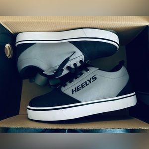 Heely’s skate shoes youth size 6